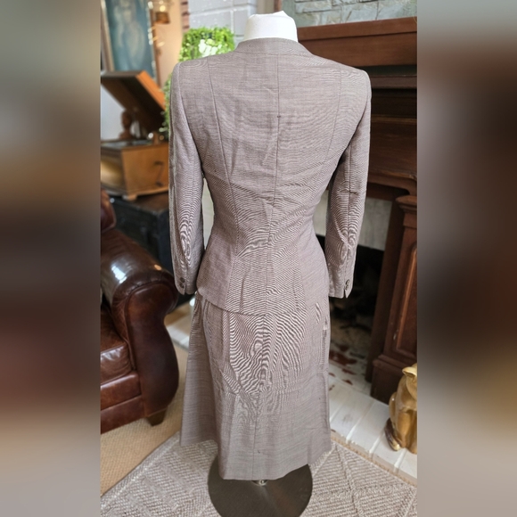 1940's Virgin Wool Suit by Handmacher for Faye's Alhambra - Picture 4 of 16